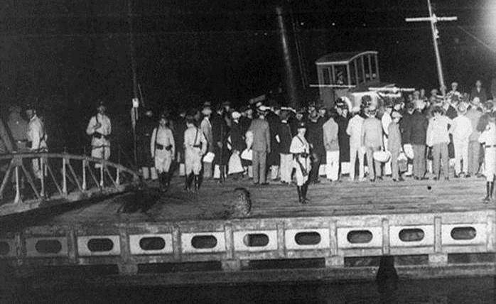 Belém, embarque para a deportação no "Pedro Gomes", 2 de setembro de 1931, 