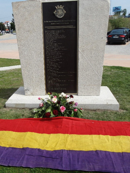 Monumento inaugurado em Monção, em 2012, que homenageia os portugueses que foram assassinados em toda a Galiza na conjuntura da guerra civil de Espanha